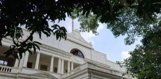 लालबाग पॅलेस — होळकरांच्या वैभवाचा डोळे दिपवून टाकणारा अध्याय!